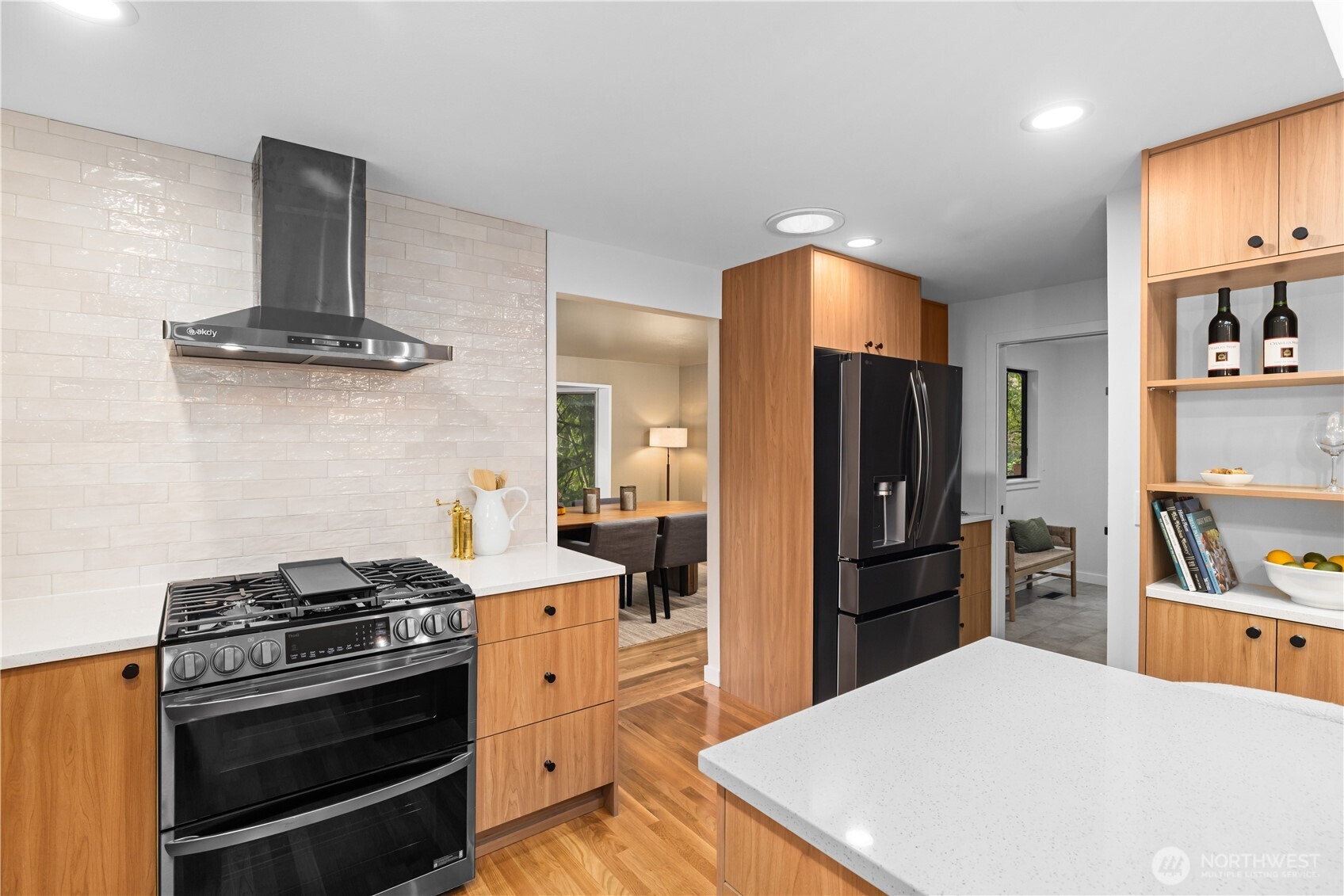 6423 East Mercer Way Mercer Island, WA 98040 - Photo 13 of 40