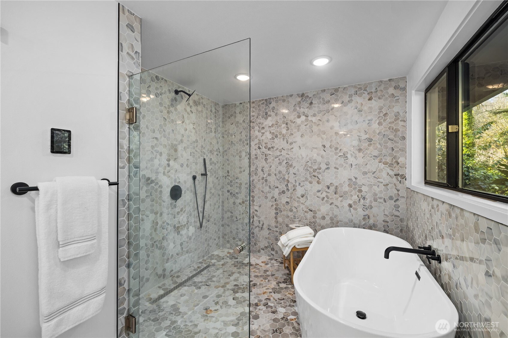 6423 East Mercer Way Mercer Island, WA 98040 - Photo 23 of 40