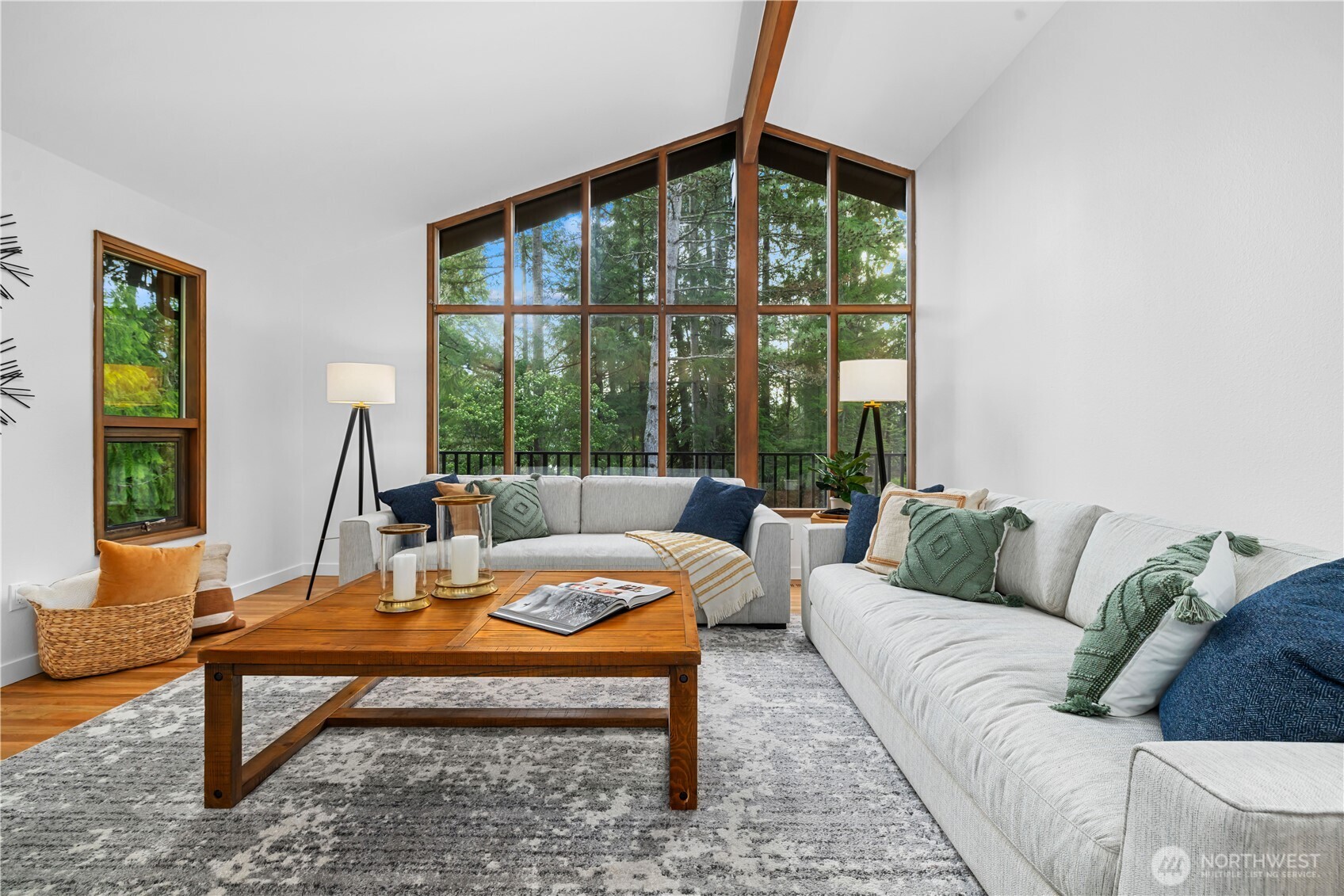 6423 East Mercer Way Mercer Island, WA 98040 - Photo 5 of 40