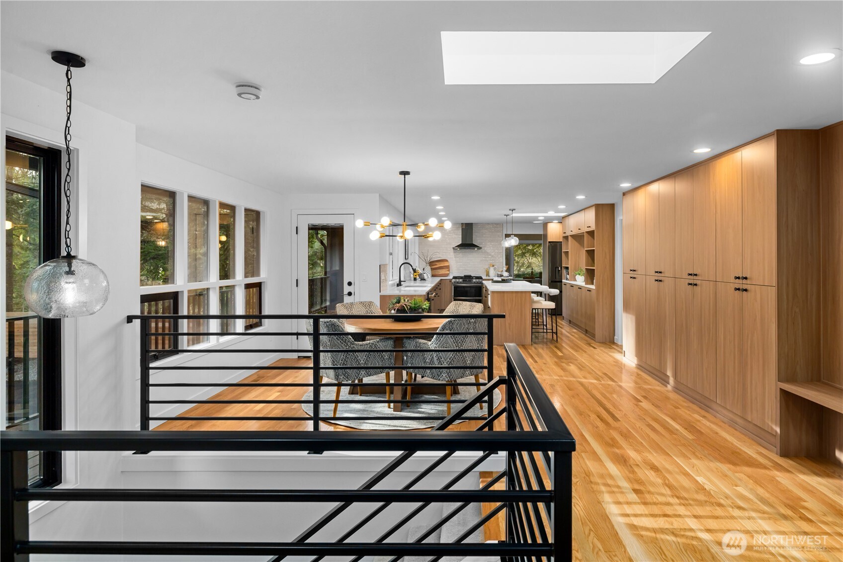 6423 East Mercer Way Mercer Island, WA 98040 - Photo 7 of 40