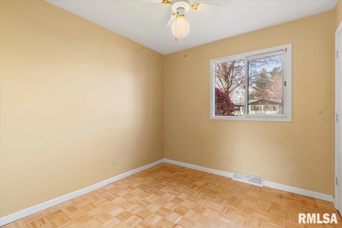 2544 Selkirk Road Springfield, IL 62702 - Photo 12 of 22