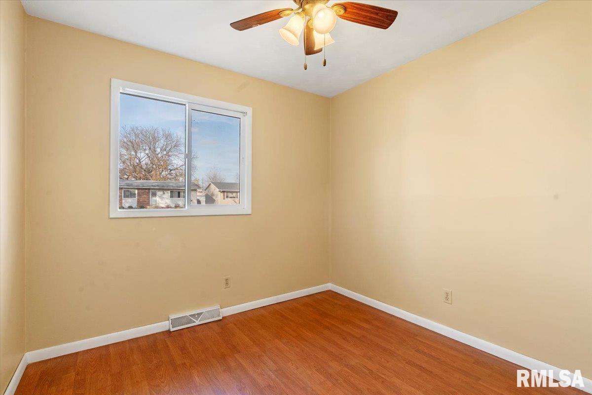 2544 Selkirk Road Springfield, IL 62702 - Photo 14 of 22