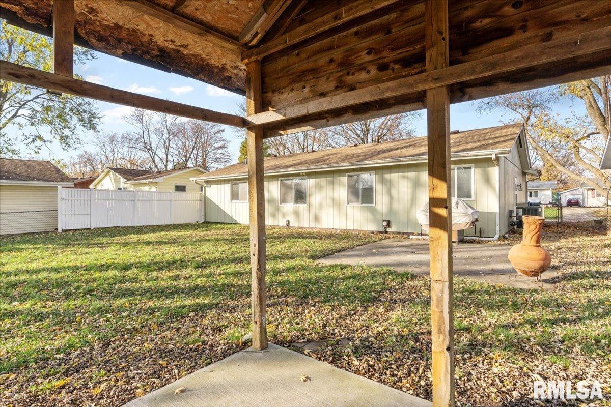 2544 Selkirk Road Springfield, IL 62702 - Photo 20 of 22