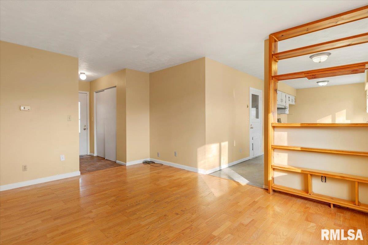 2544 Selkirk Road Springfield, IL 62702 - Photo 6 of 22