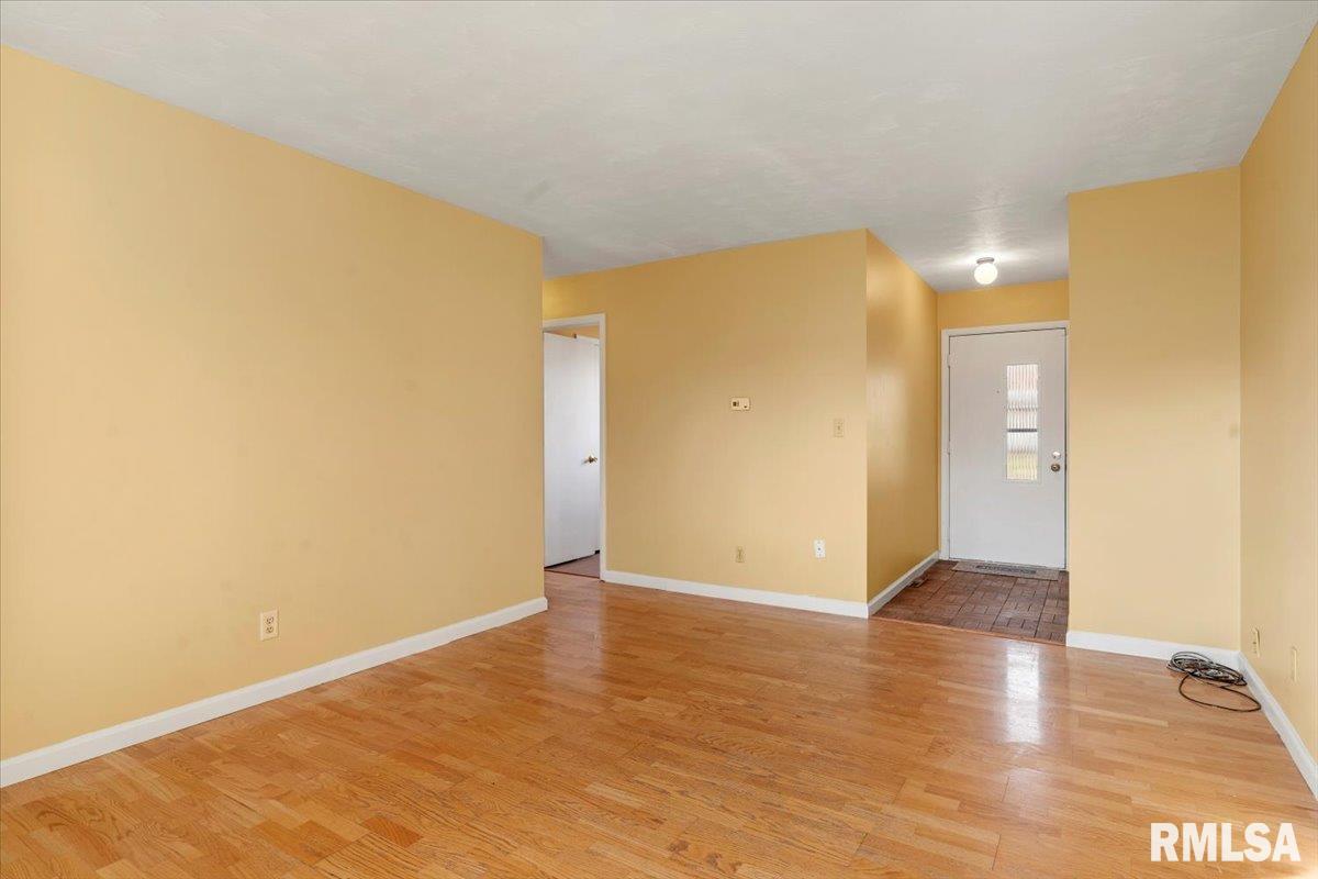 2544 Selkirk Road Springfield, IL 62702 - Photo 7 of 22