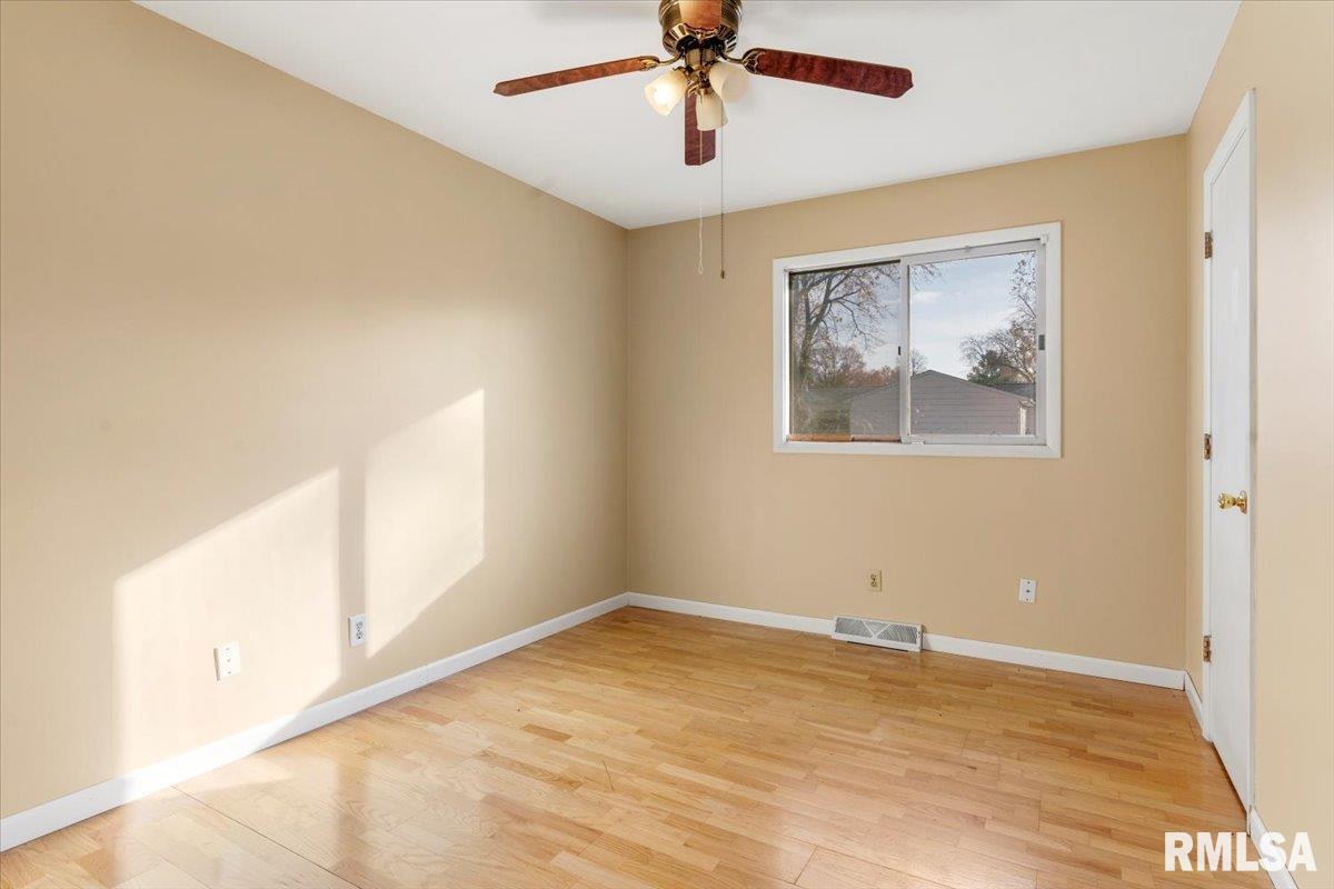 2544 Selkirk Road Springfield, IL 62702 - Photo 10 of 22