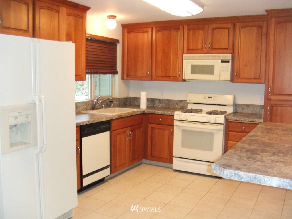 21304 Damson Road Bothell, WA 98021 - Photo 4 of 15