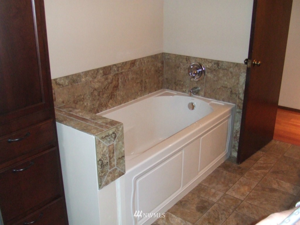 21304 Damson Road Bothell, WA 98021 - Photo 8 of 15