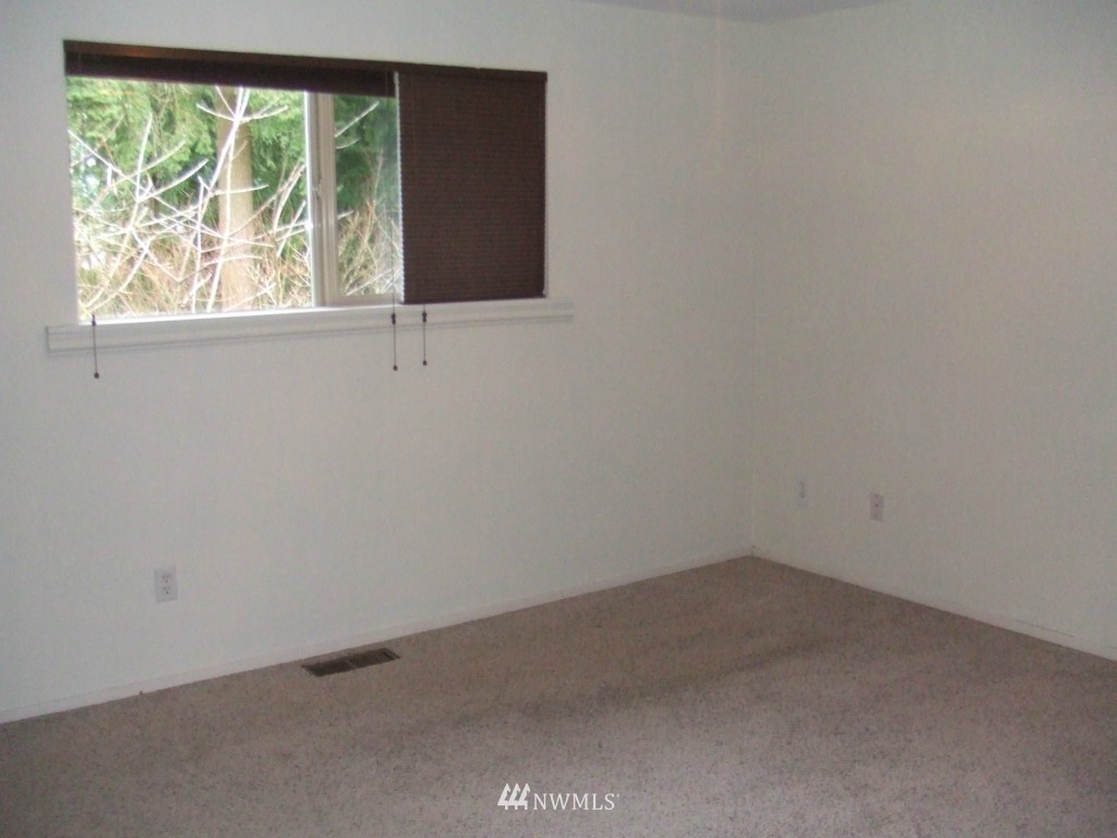 21304 Damson Road Bothell, WA 98021 - Photo 9 of 15