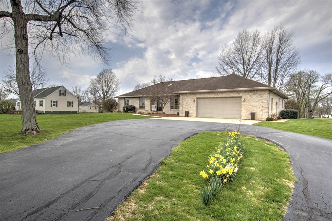 2731 South Taylor Road Decatur, IL 62521 - Photo 7 of 37