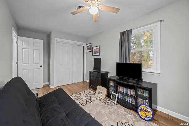 $120,000 | 4315 26th Avenue, Moline, IL 61265