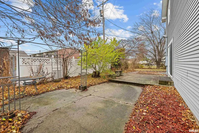 $120,000 | 4315 26th Avenue, Moline, IL 61265