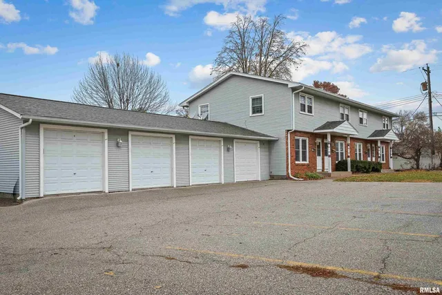 $120,000 | 4315 26th Avenue, Moline, IL 61265