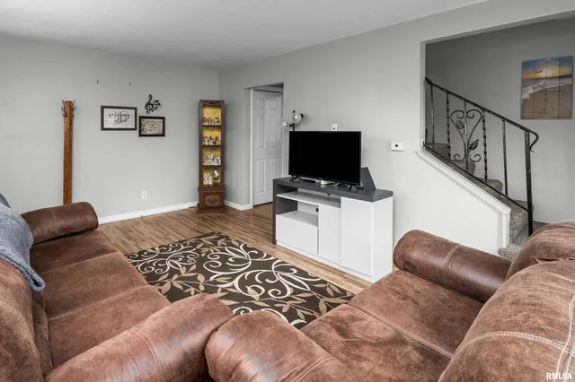 $120,000 | 4315 26th Avenue, Moline, IL 61265