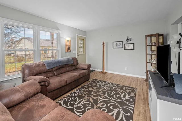 $120,000 | 4315 26th Avenue, Moline, IL 61265