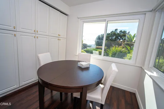 $1,999,975 | 2460 Las Positas Road, Glendale, CA 91208