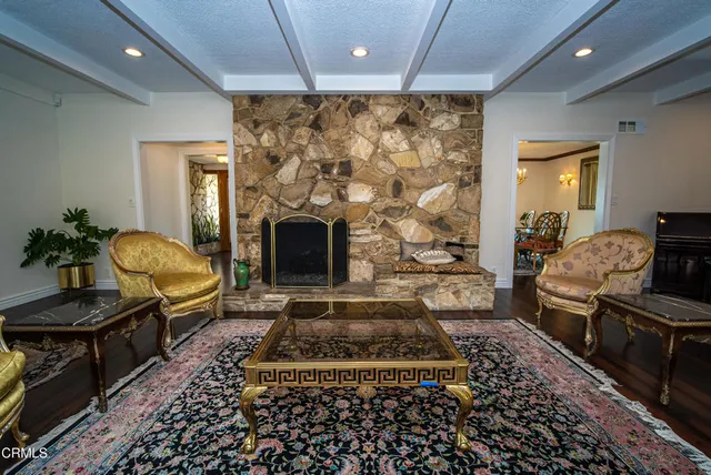 $1,999,975 | 2460 Las Positas Road, Glendale, CA 91208