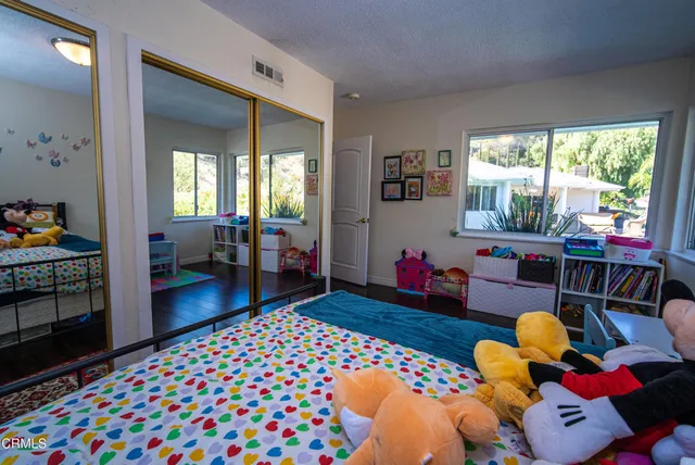 $1,999,975 | 2460 Las Positas Road, Glendale, CA 91208