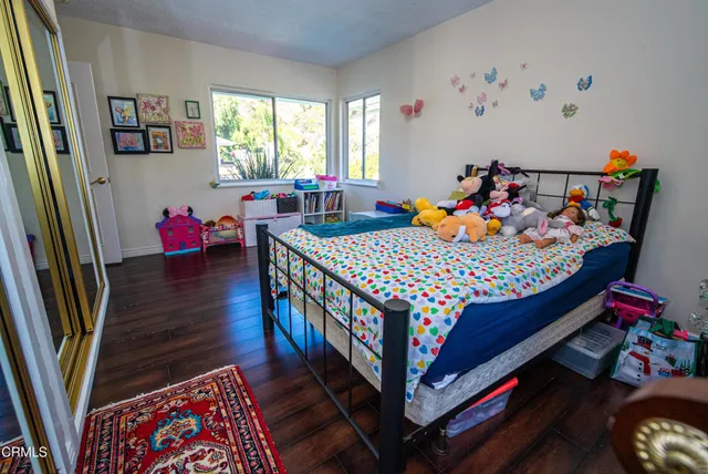 $1,999,975 | 2460 Las Positas Road, Glendale, CA 91208