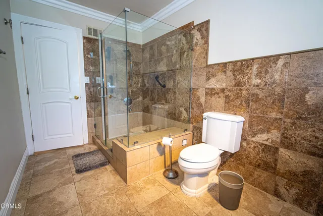 $1,999,975 | 2460 Las Positas Road, Glendale, CA 91208