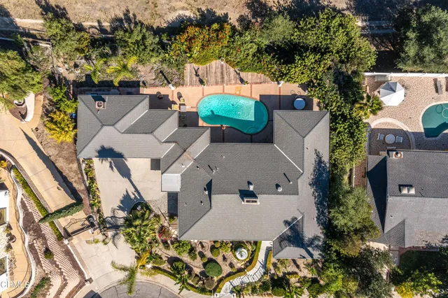 $1,999,975 | 2460 Las Positas Road, Glendale, CA 91208