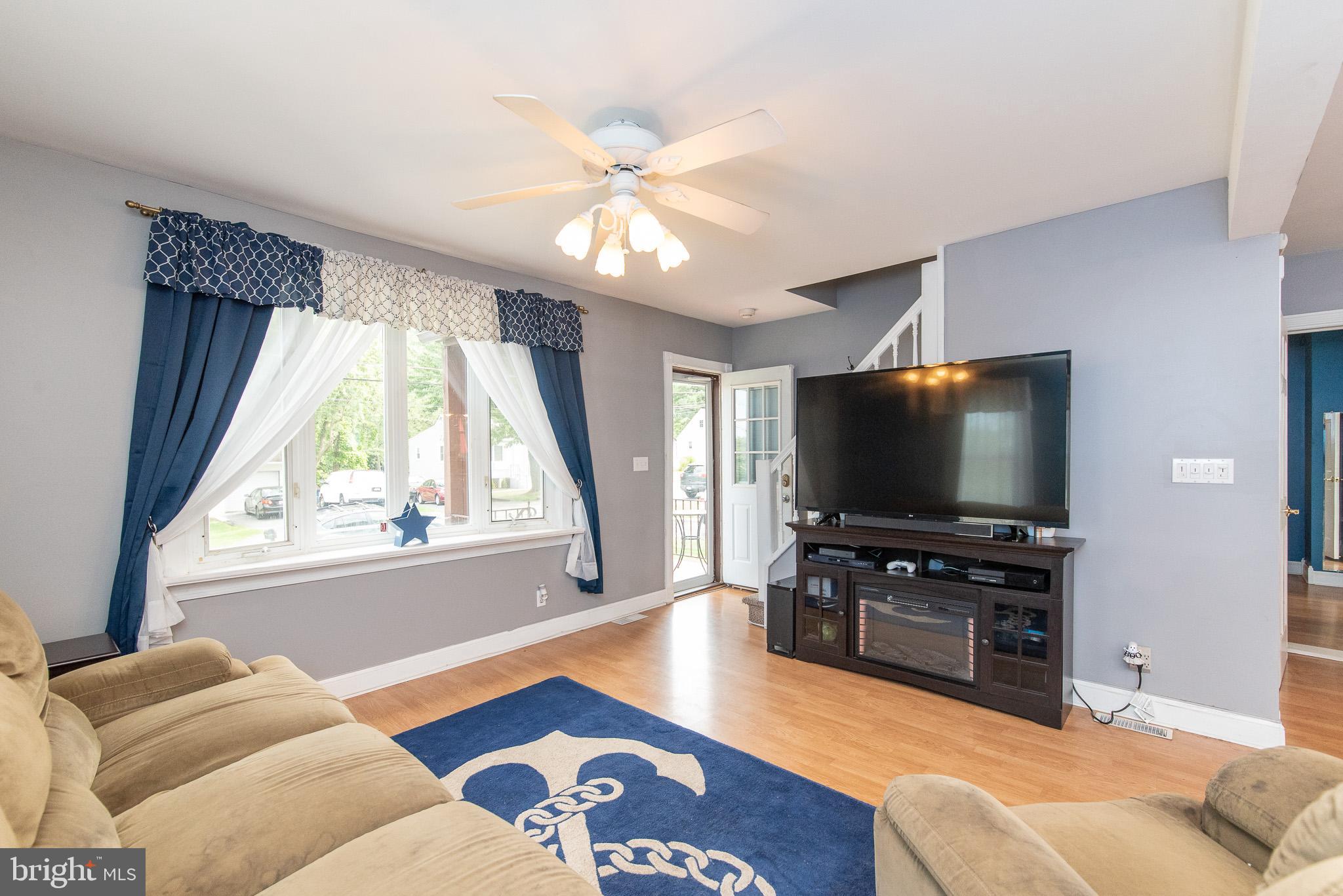 6538 Corkley Road Baltimore, MD 21237 - Photo 6 of 47 Living Room