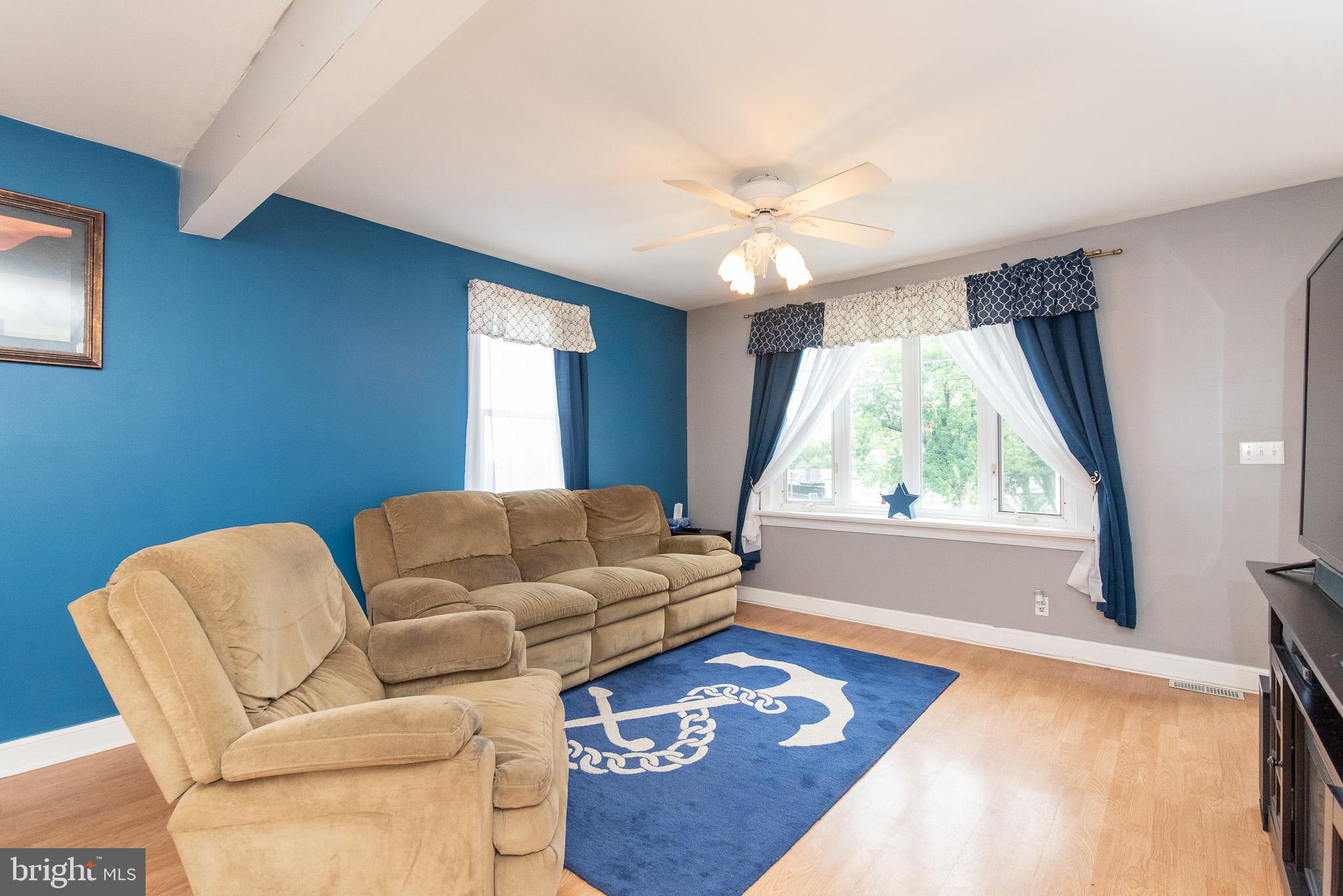 6538 Corkley Road Baltimore, MD 21237 - Photo 8 of 47 Living Room