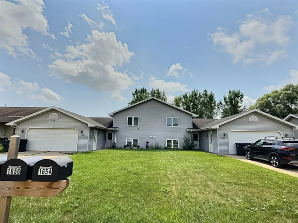 $363,900 | 1654 Lincoln Avenue, Omro, WI 54963