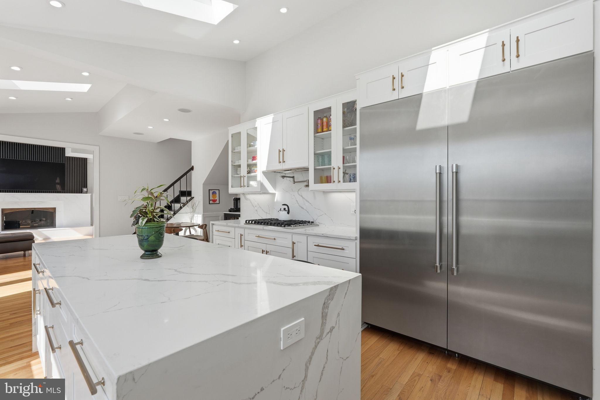 310 Springvale Road Great Falls, VA 22066 - Photo 15 of 68 Stainless Appliances