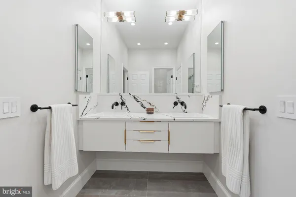 $2,899,000 | 310 Springvale Road, Great Falls, VA 22066