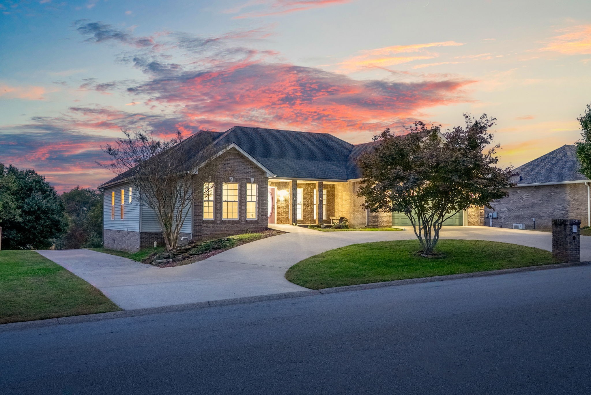 229 Cheshire Road Clarksville, TN 37043 - Photo 2 of 59