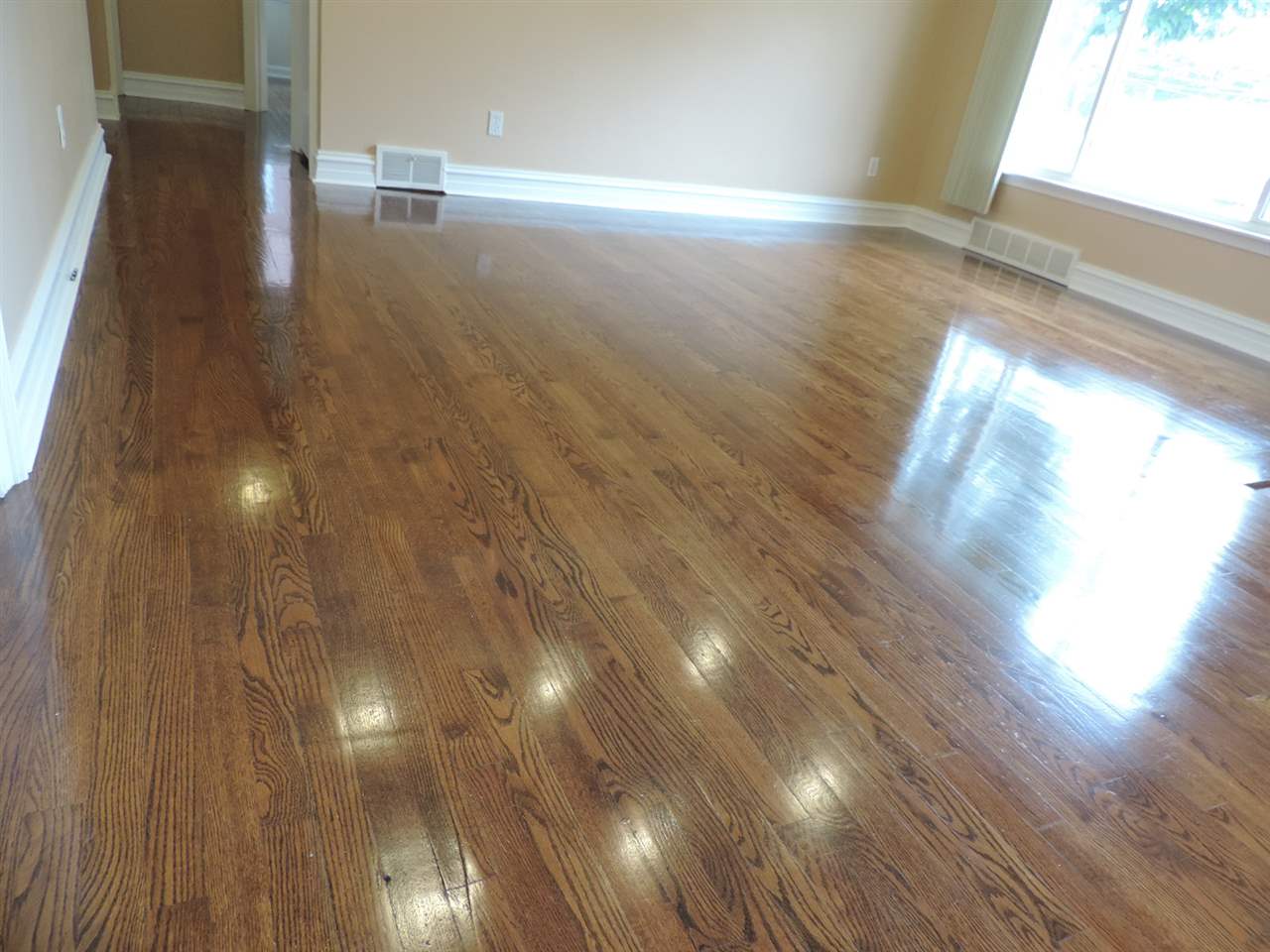 406 Normandy Road Royal Oak, MI 48073 - Photo 5 of 41 31359231-4.JPG