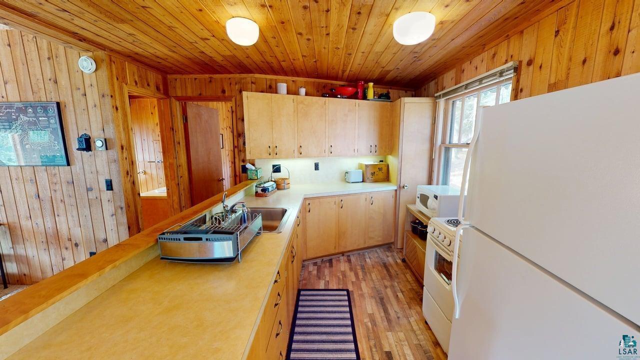 4526 Cascade Beach Road Lutsen, MN 55612 - Photo 20 of 52