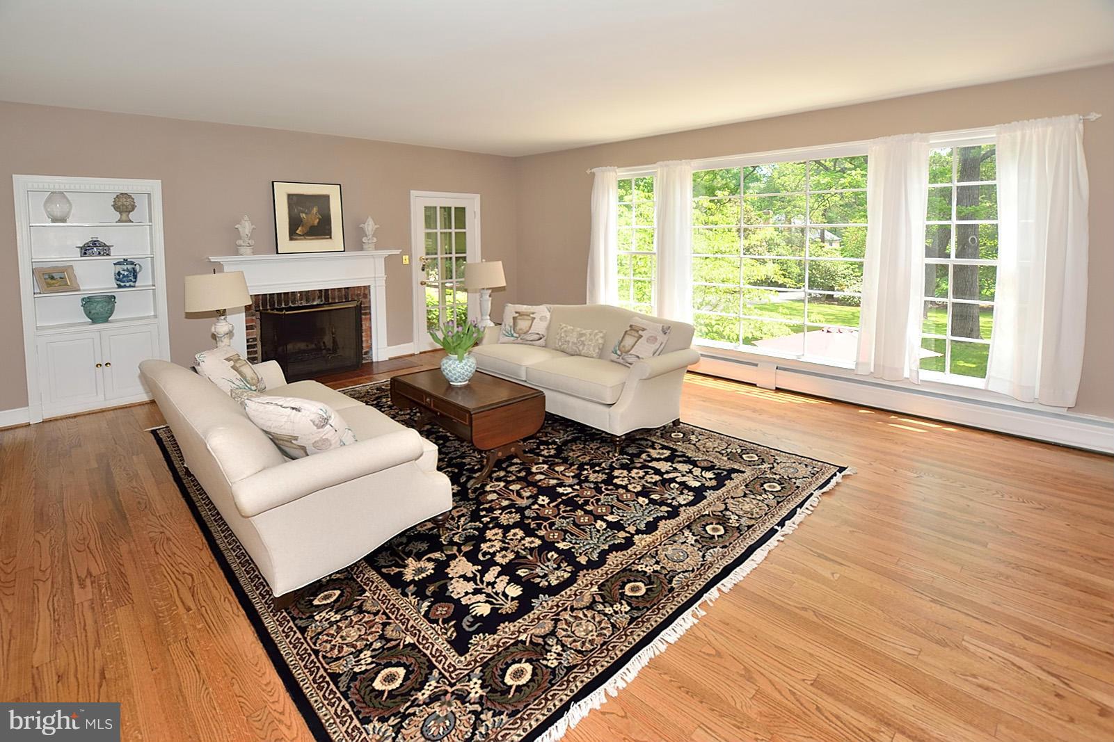 9001 Jones Mill Road Chevy Chase, MD 20815 - Photo 6 of 30 Living Room