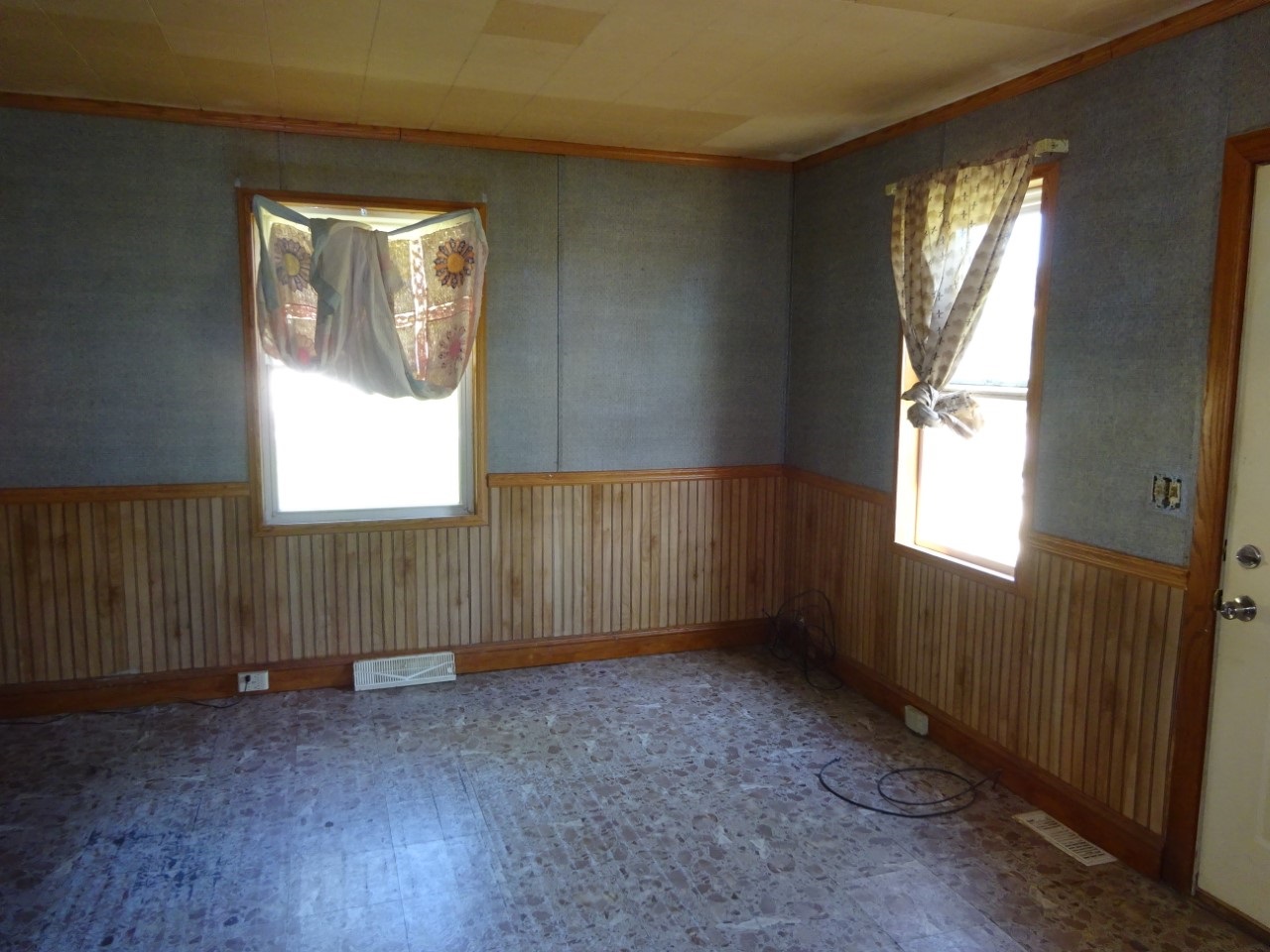 2937 South Range Road Knox, IN 46534 - Photo 3 of 8