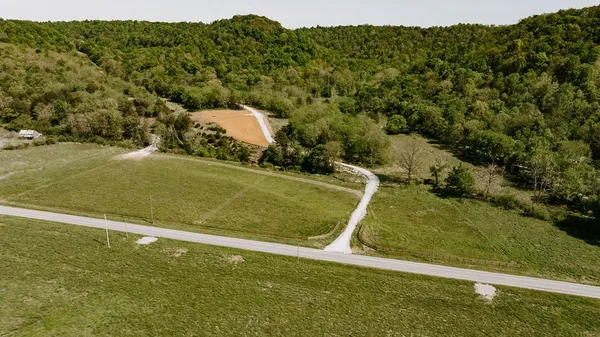 $325,000 | 2970 Springplace Road, Belfast, TN 37019