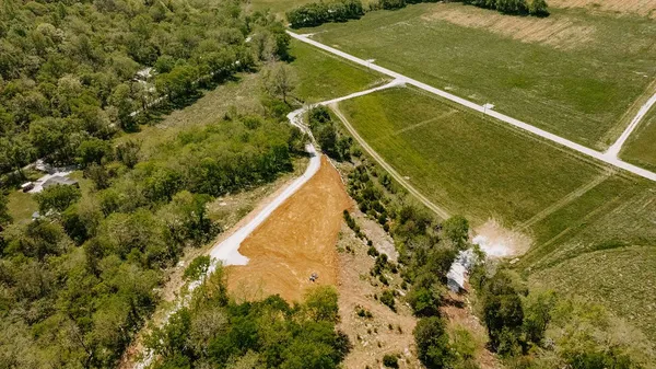 $325,000 | 2970 Springplace Road, Belfast, TN 37019