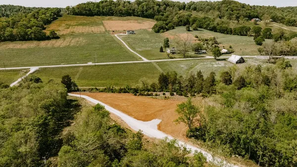 $325,000 | 2970 Springplace Road, Belfast, TN 37019