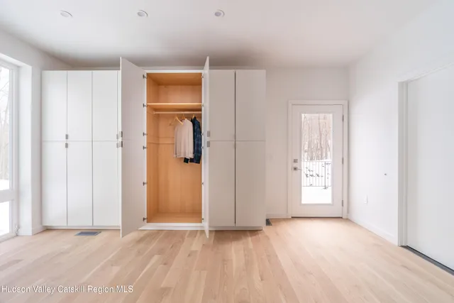 $1,275,000 | 120 Cauterskill Avenue, Catskill, NY 12414