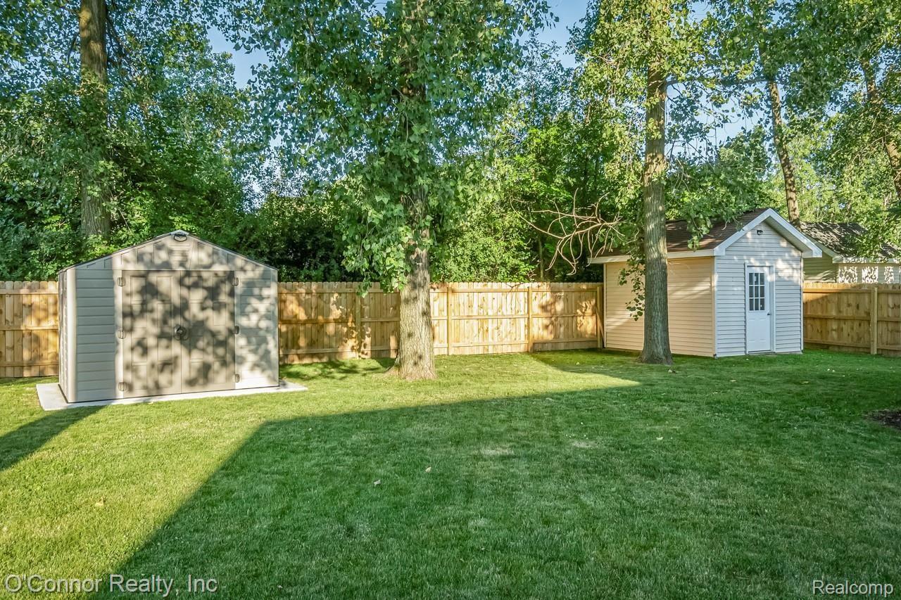 103 Rella Rae Avenue Marysville, MI 48040 - Photo 32 of 33 102 Rella Rae-32.jpg