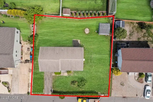 $450,000 | 19 Lagoon Drive East, Toms River, NJ 08753