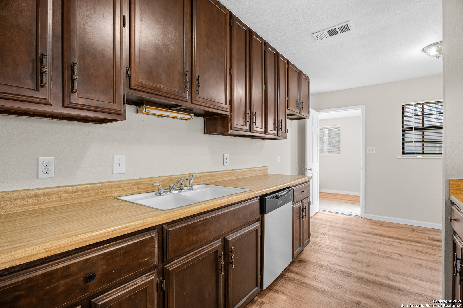 9557 Green Valley Road Marion, TX 78124 - Photo 9 of 28