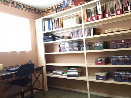 935 Crescent Bend Fallbrook, CA 92028 - Photo 11 of 25 Office area or Craft Room tucked away for privacy...