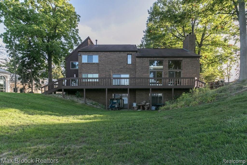 4660 Dow Ridge Road West Bloomfield, MI 48324 - Photo 25 of 36 4660DowRidgeRd-31.jpg