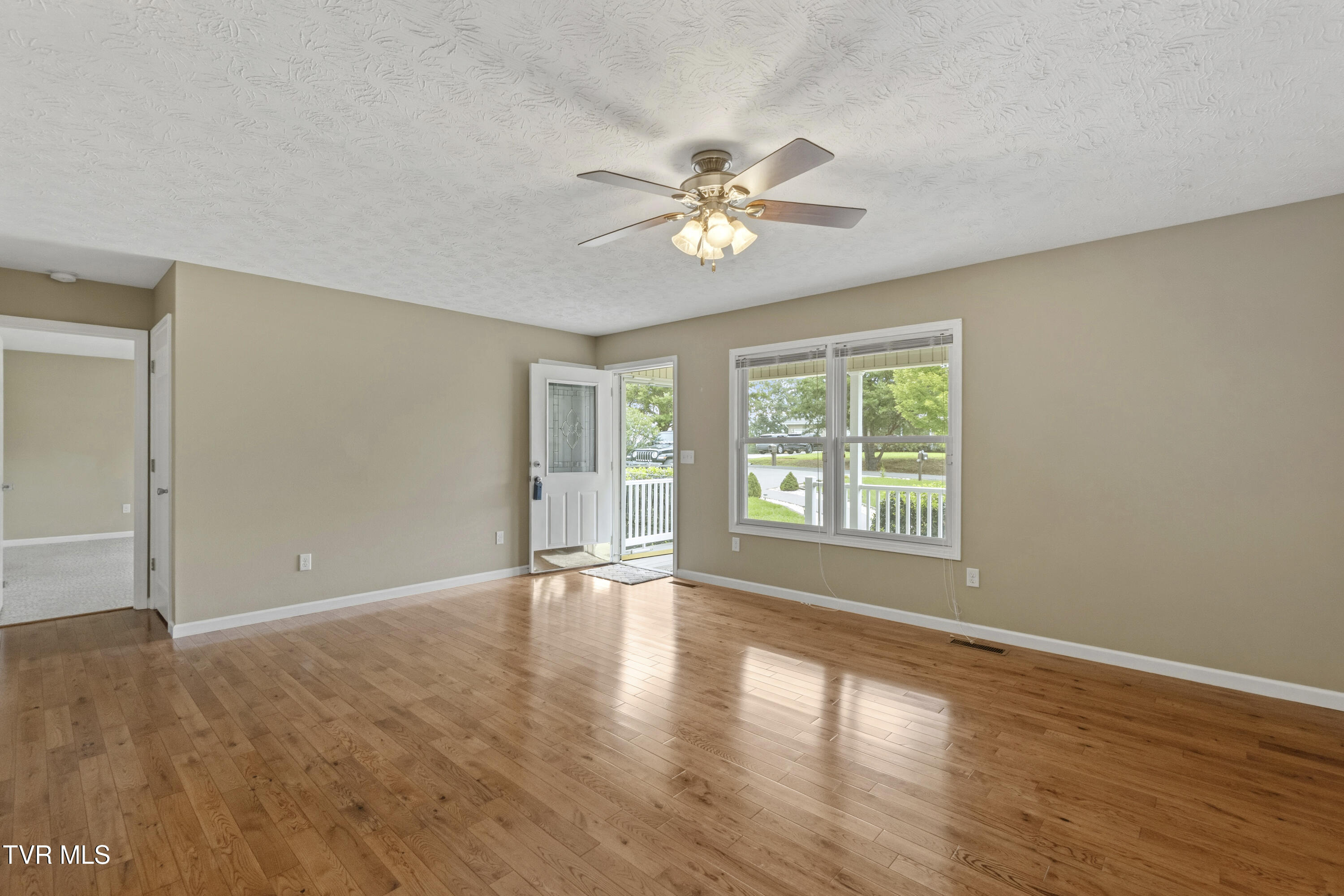 1016 Dawning Road Newport, TN 37821 - Photo 10 of 55 DSC07960