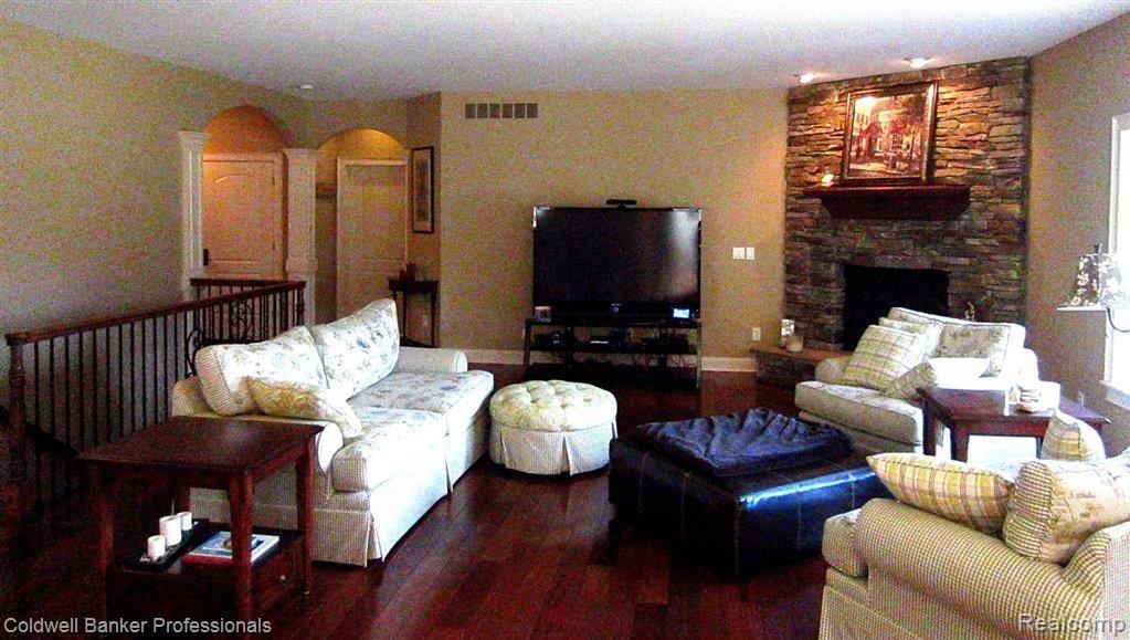 1569 Hadley Road Lapeer, MI 48446 - Photo 9 of 20 A "Great" Great Room