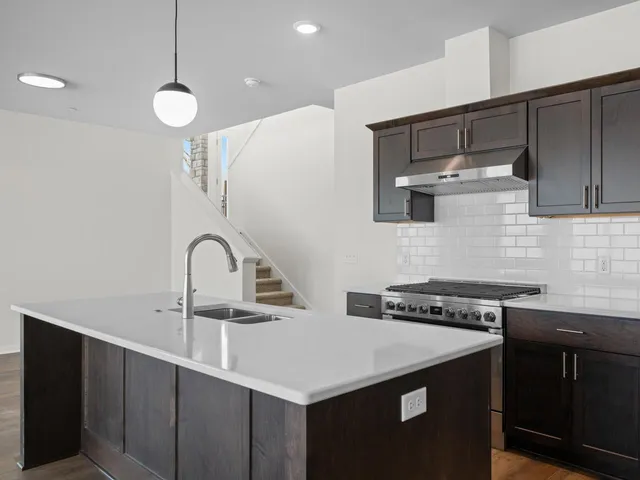 $629,900 | 216 Lakeview Circle, Beaver Dam, WI 53916