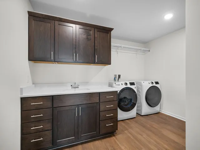 $629,900 | 216 Lakeview Circle, Beaver Dam, WI 53916