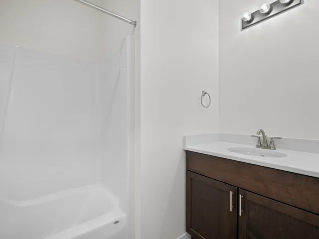 $629,900 | 216 Lakeview Circle, Beaver Dam, WI 53916