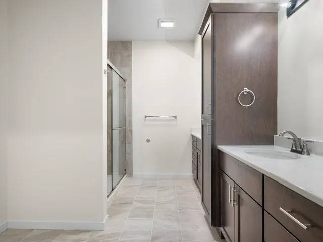 $629,900 | 216 Lakeview Circle, Beaver Dam, WI 53916